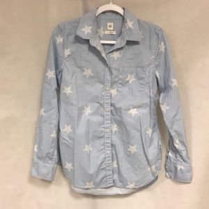 Gap women’s boyfriend fit small Stars shirt